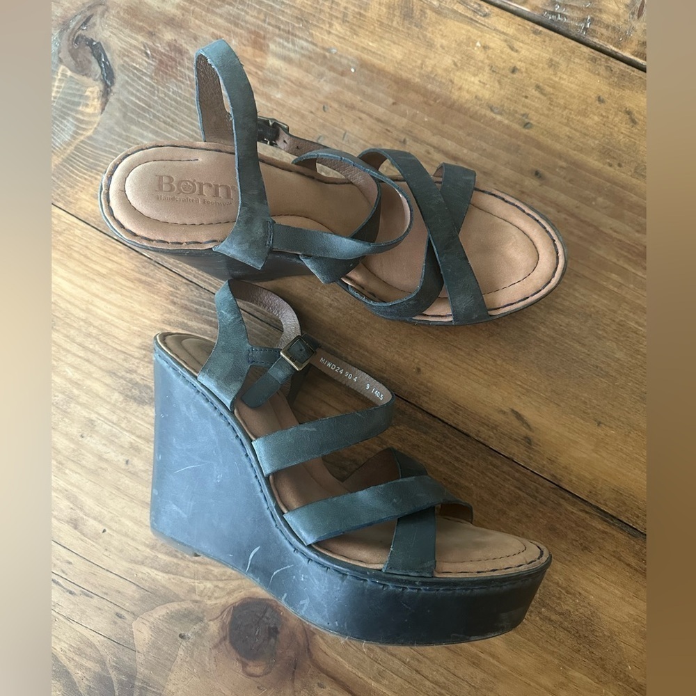 Born Dark Green Wedge Sandals Size 9